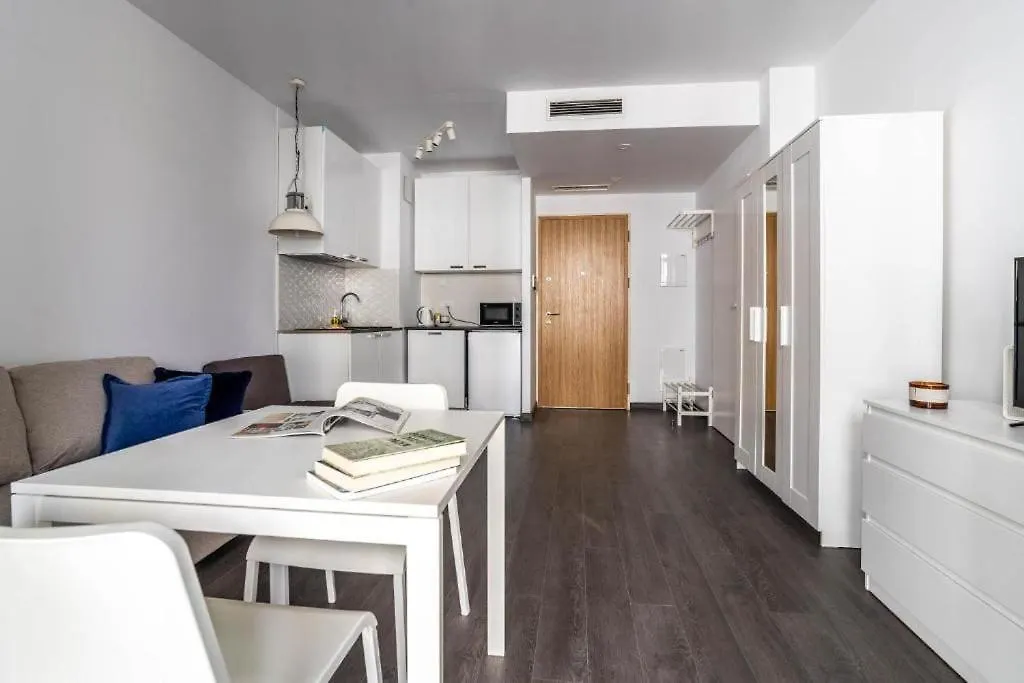 Golden Apartments Warsaw Solidarnosci 60B 11